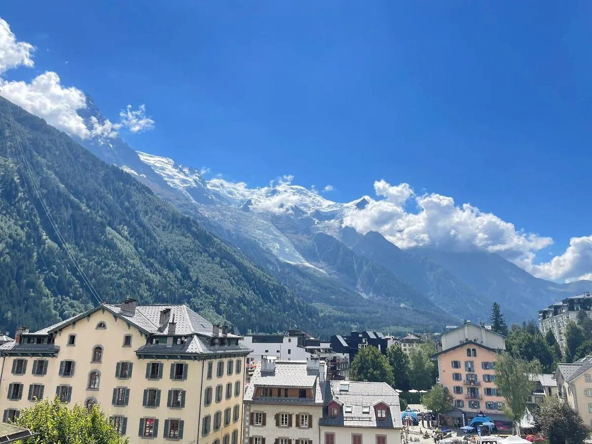 Hotel La Verticale ex hôtel du Louvre Chamonix 2*,  France