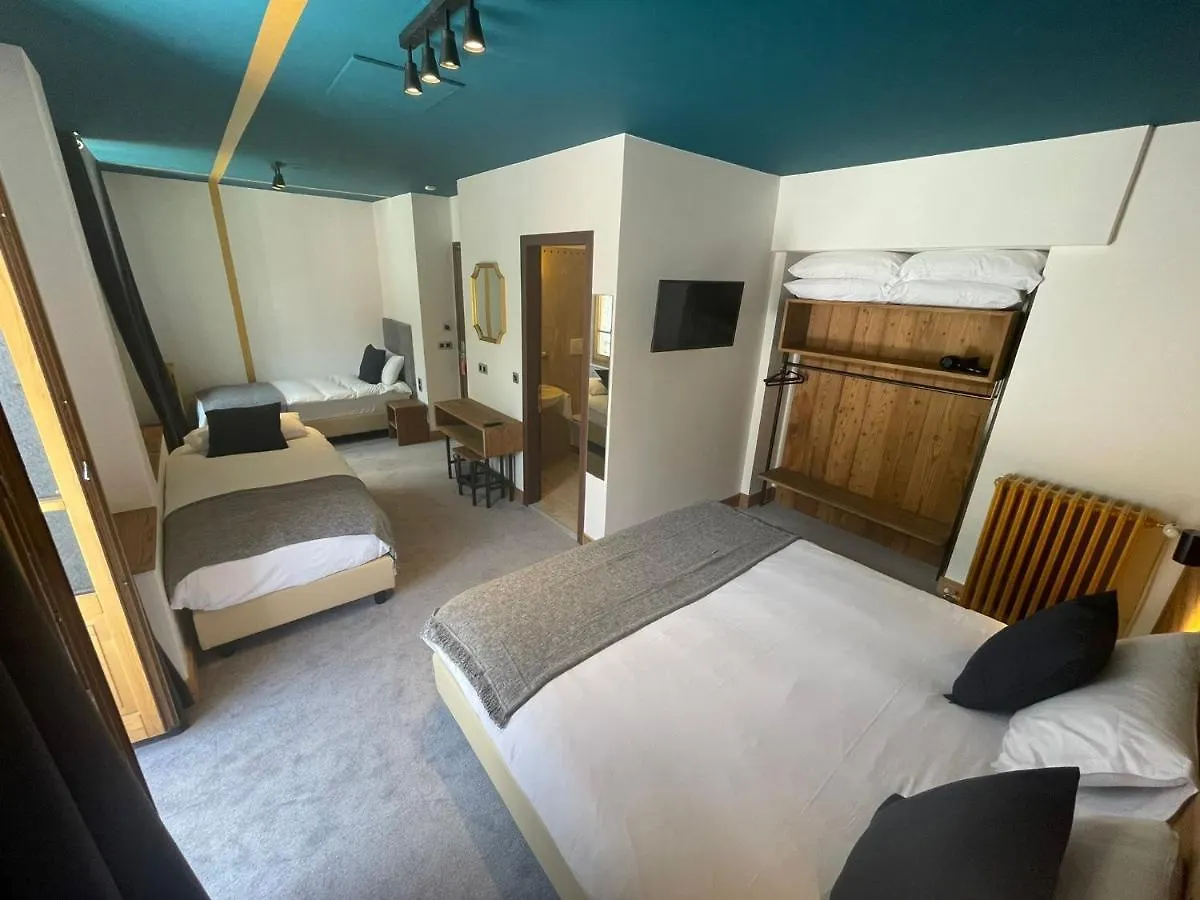 **  Hotel La Verticale Chamonix France